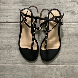 Vince Camuto T-strap leather studded sandals 7M Black
